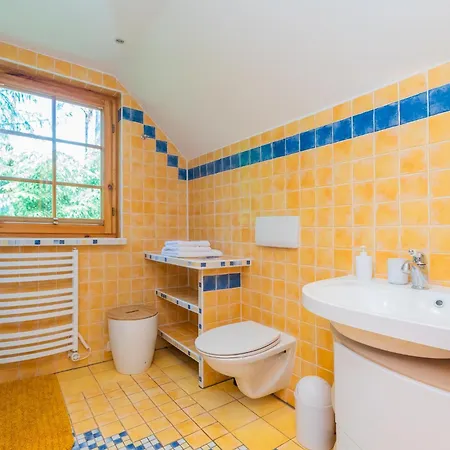 Hubertowka - Jezioro Gim 450 M Od Plazy