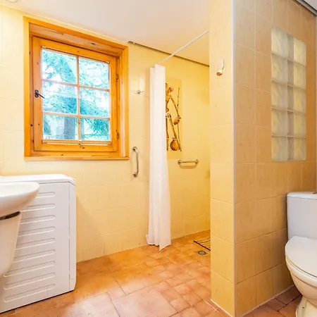 Hubertowka - Jezioro Gim 450 M Od Plazy Nyaraló Teerau